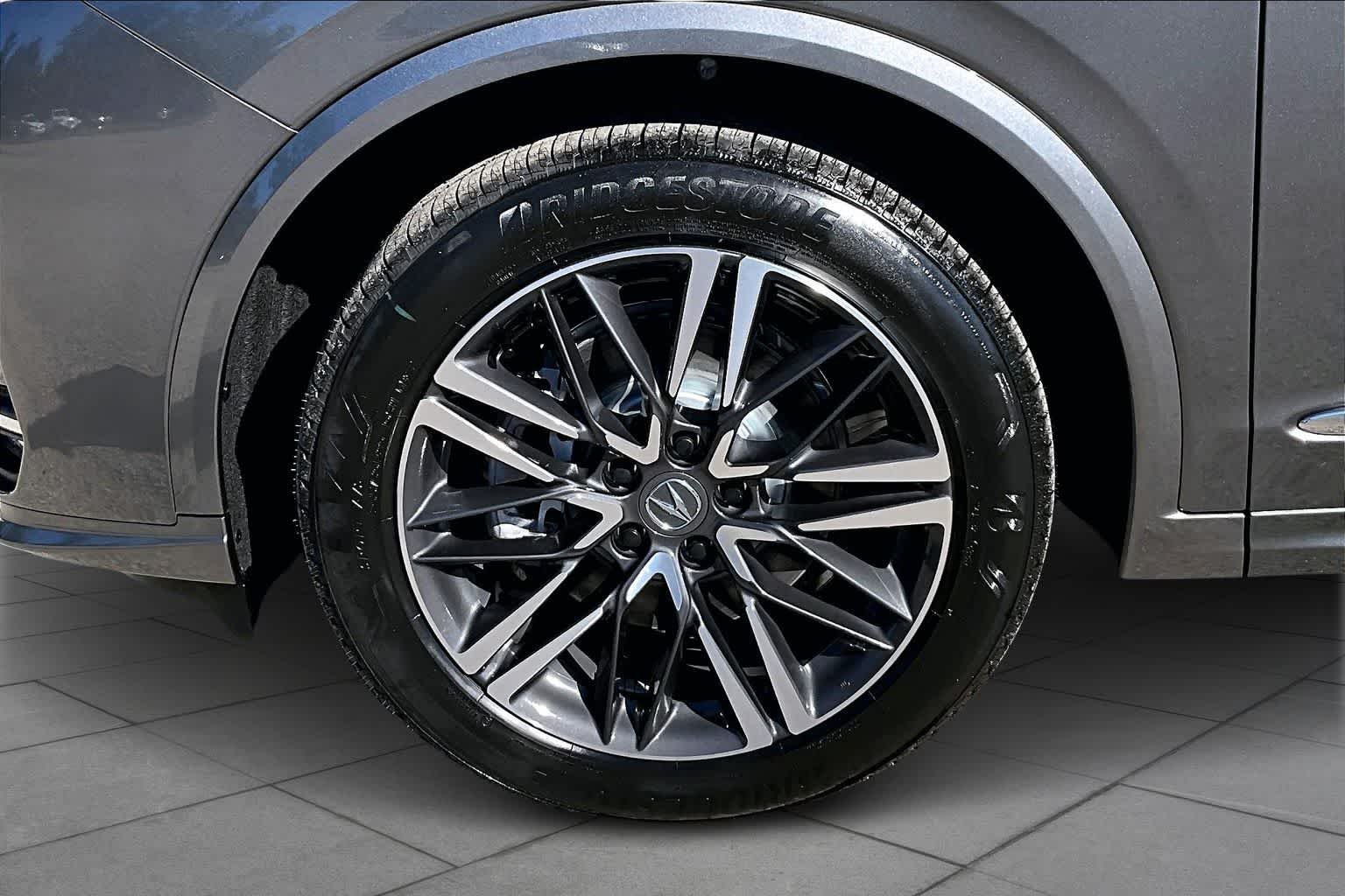 New 2026 Liquid Carbon Metallic Acura w/Advance Package image 11