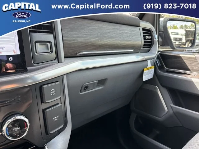 Used 2024 Gray Ford Lariat image 27