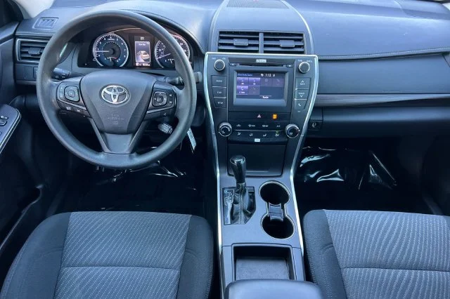 Used 2016 Silver Toyota LE image 15