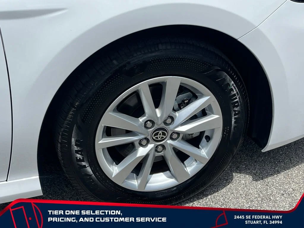 Used 2025 White Toyota LE image 21