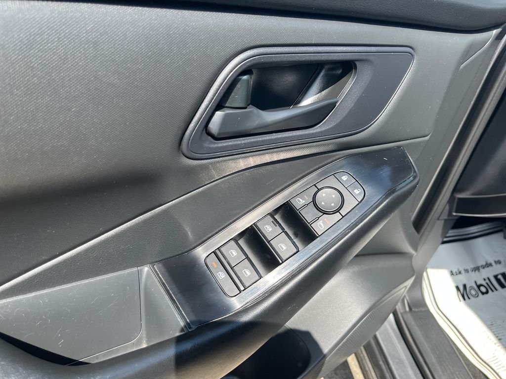 Used 2024 Gray Nissan S image 10