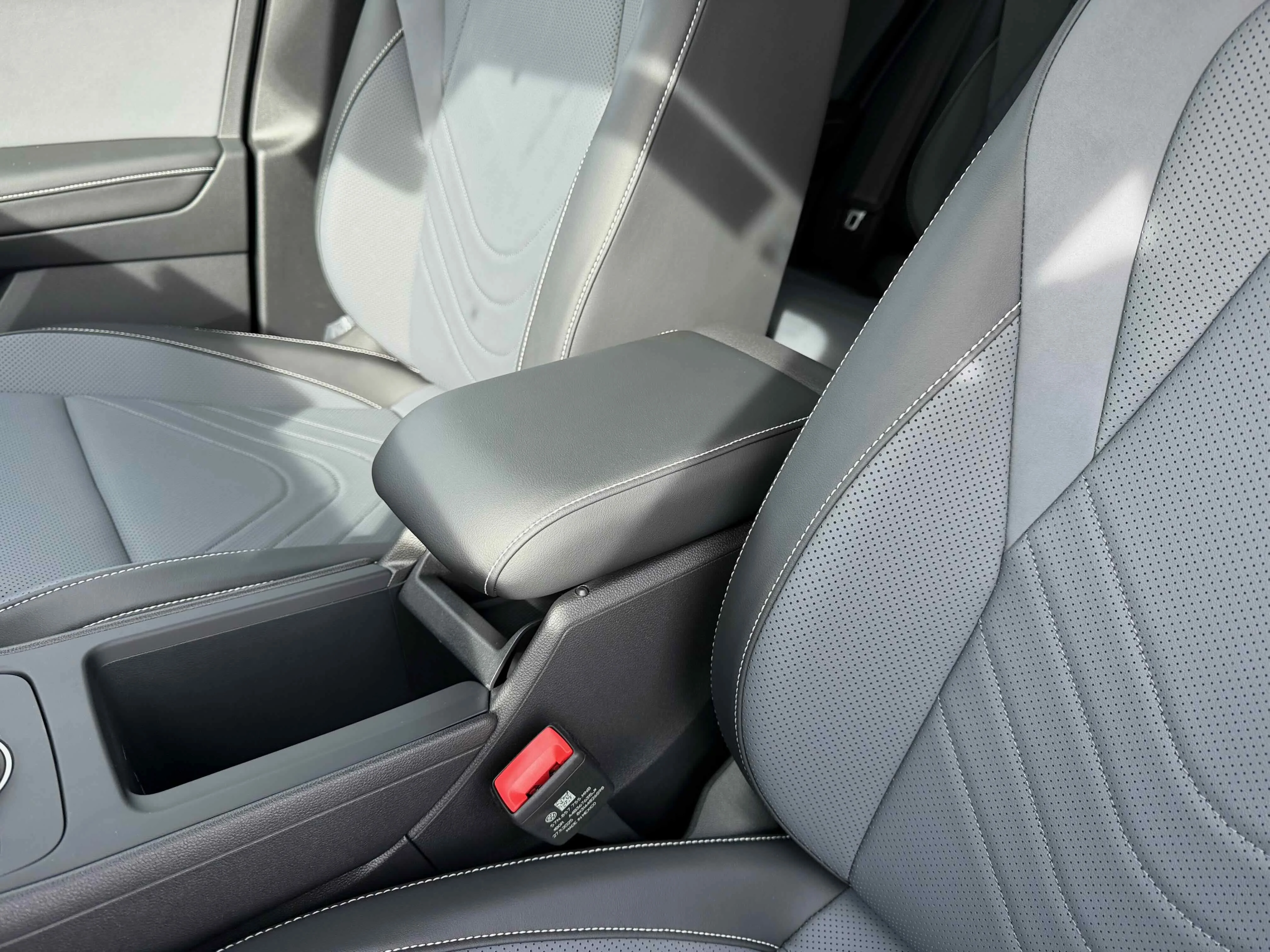New 2026 Platinum Gray Volkswagen SE image 28