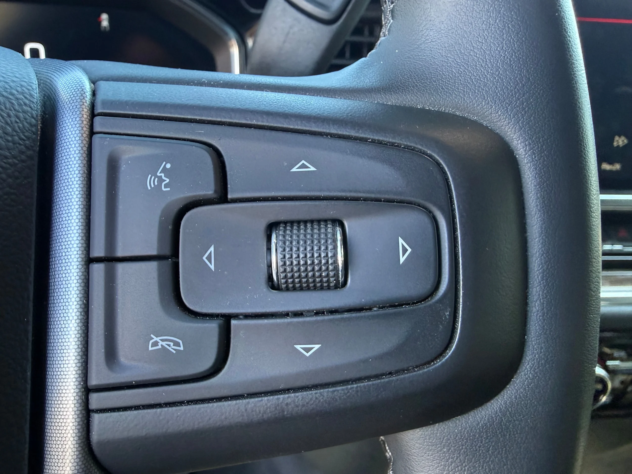 Used 2023 Sterling Metallic GMC Elevation image 16