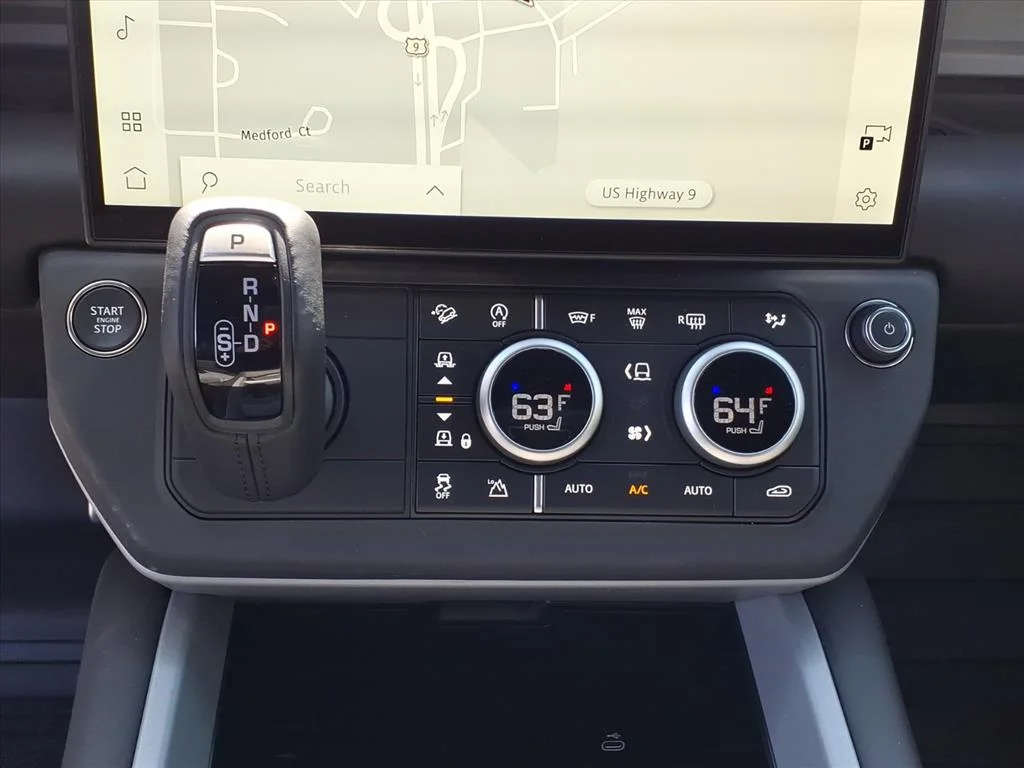 2026 Land Rover Defender V8 - Photo 14