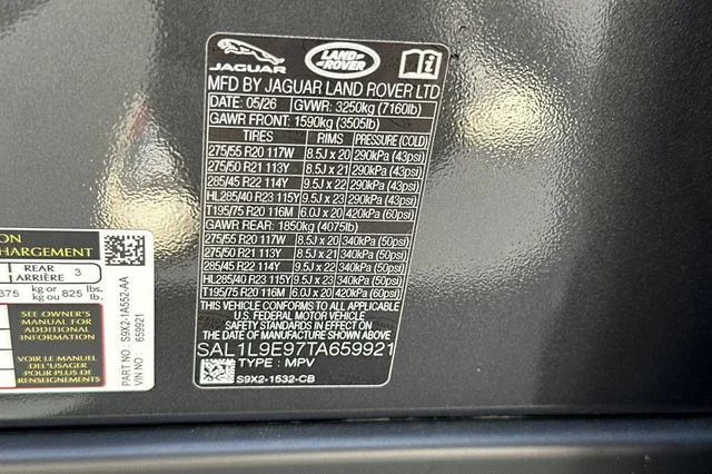 New 2026 Carpathian Grey Land Rover Dynamic SE image 28