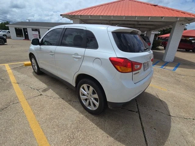 Used 2014 White Mitsubishi ES image 5