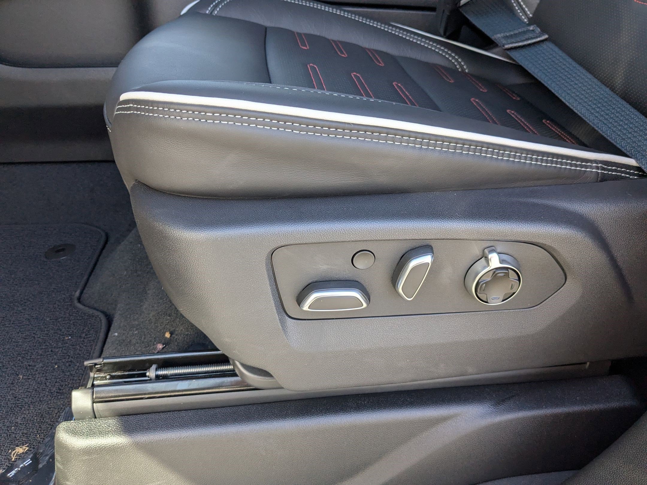 2026 GMC Yukon XL AT4 Ultimate - Photo 19