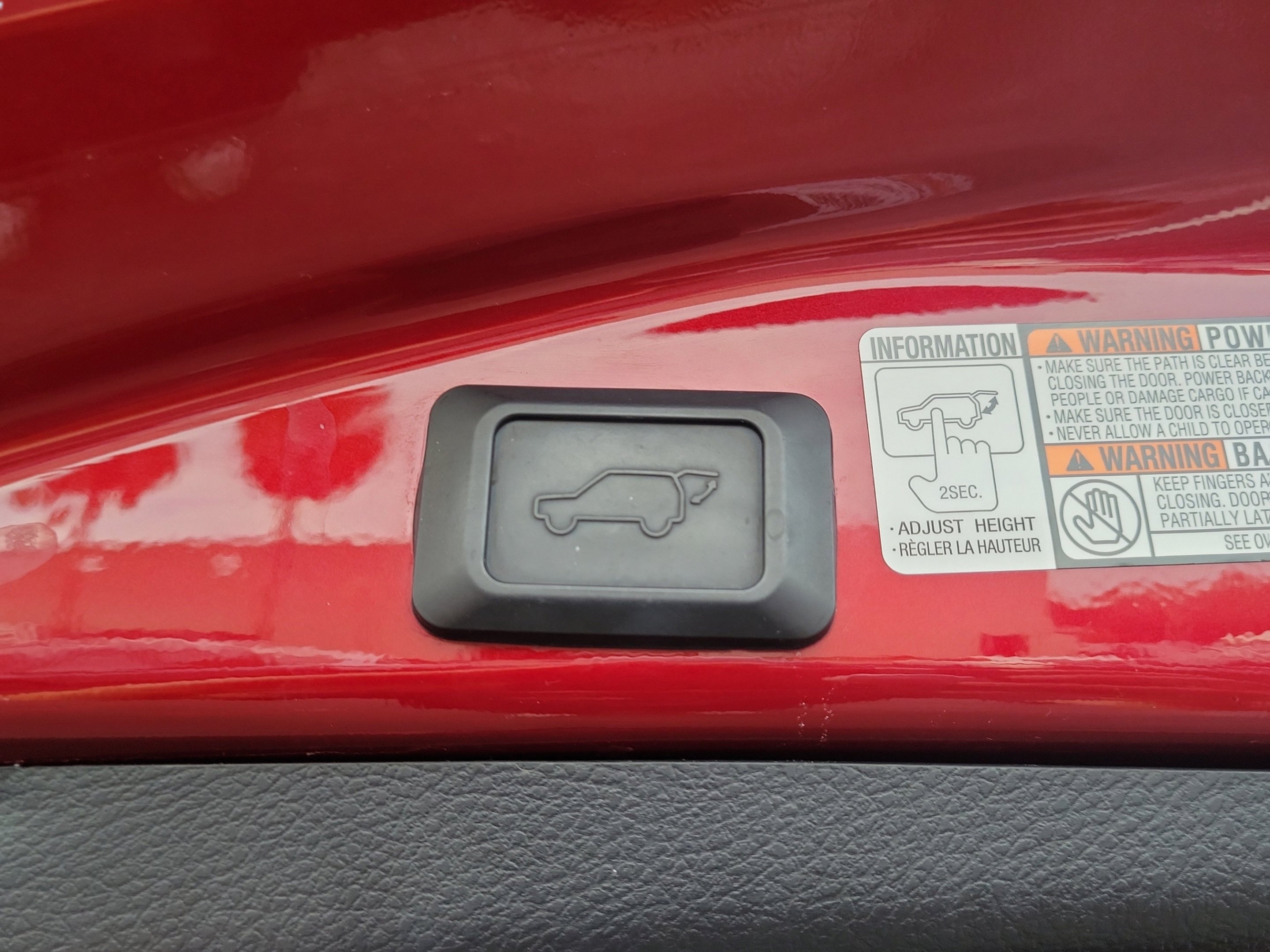 Used 2018 Pearl Toyota XLE image 8