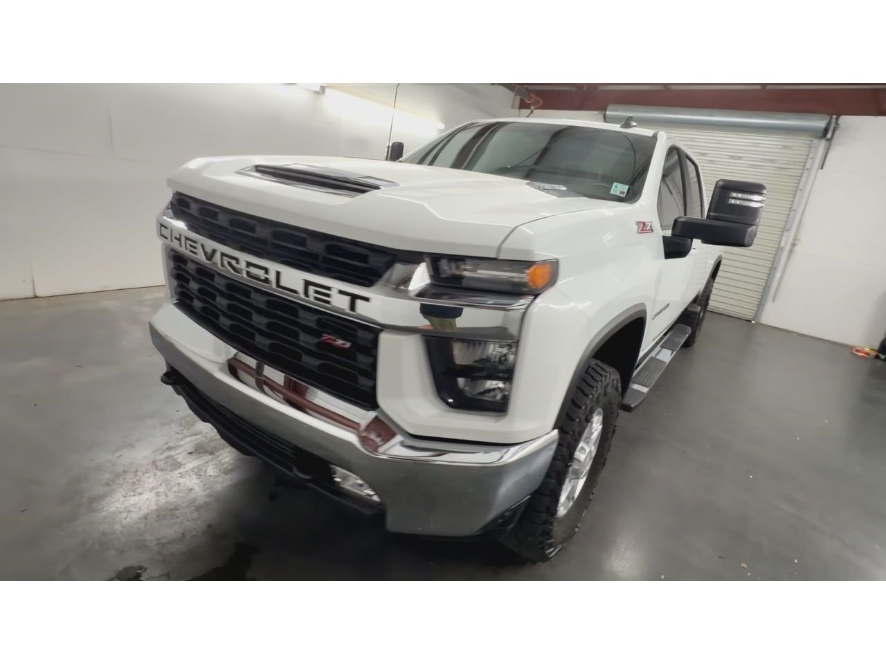 Used 2022 Summit White Chevrolet LT image 4