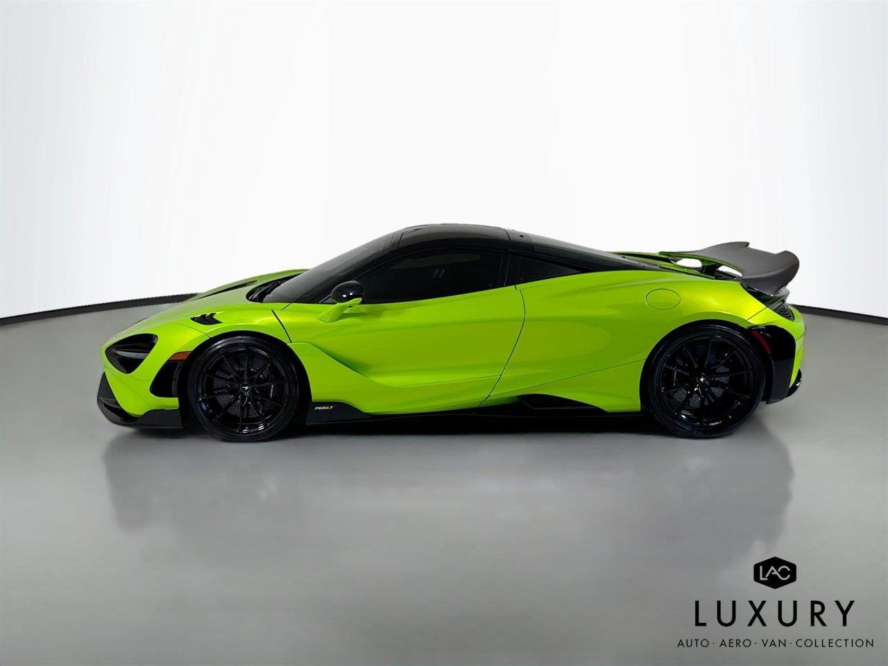 Used 2021 Lime Green McLaren Coupe image 9