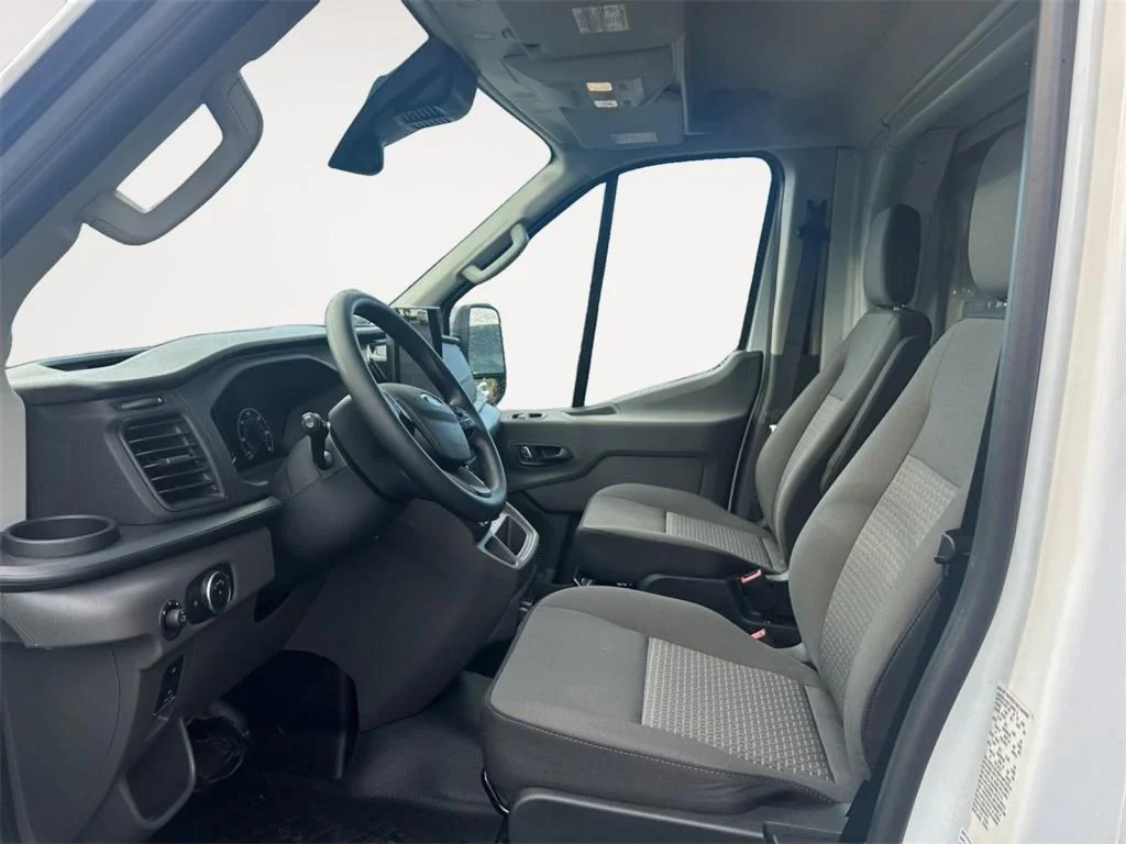 2024 Ford Transit Cutaway Base - Photo 10