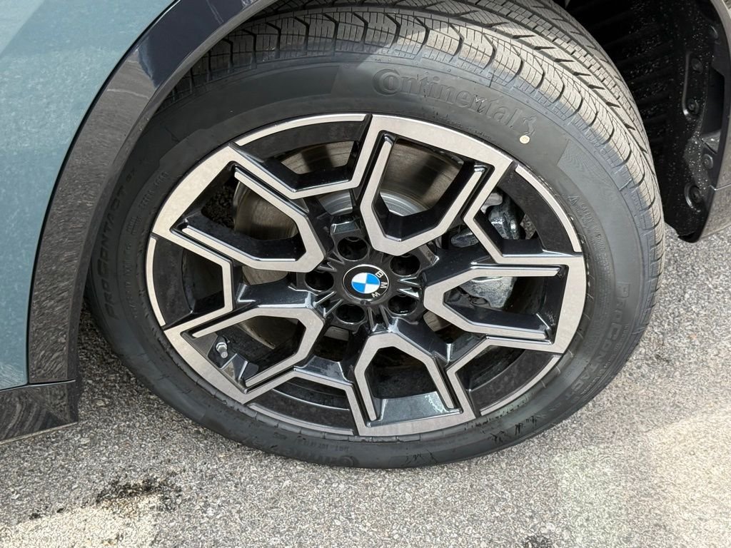 New 2026 Cape York Green Metallic BMW xDrive28i image 8