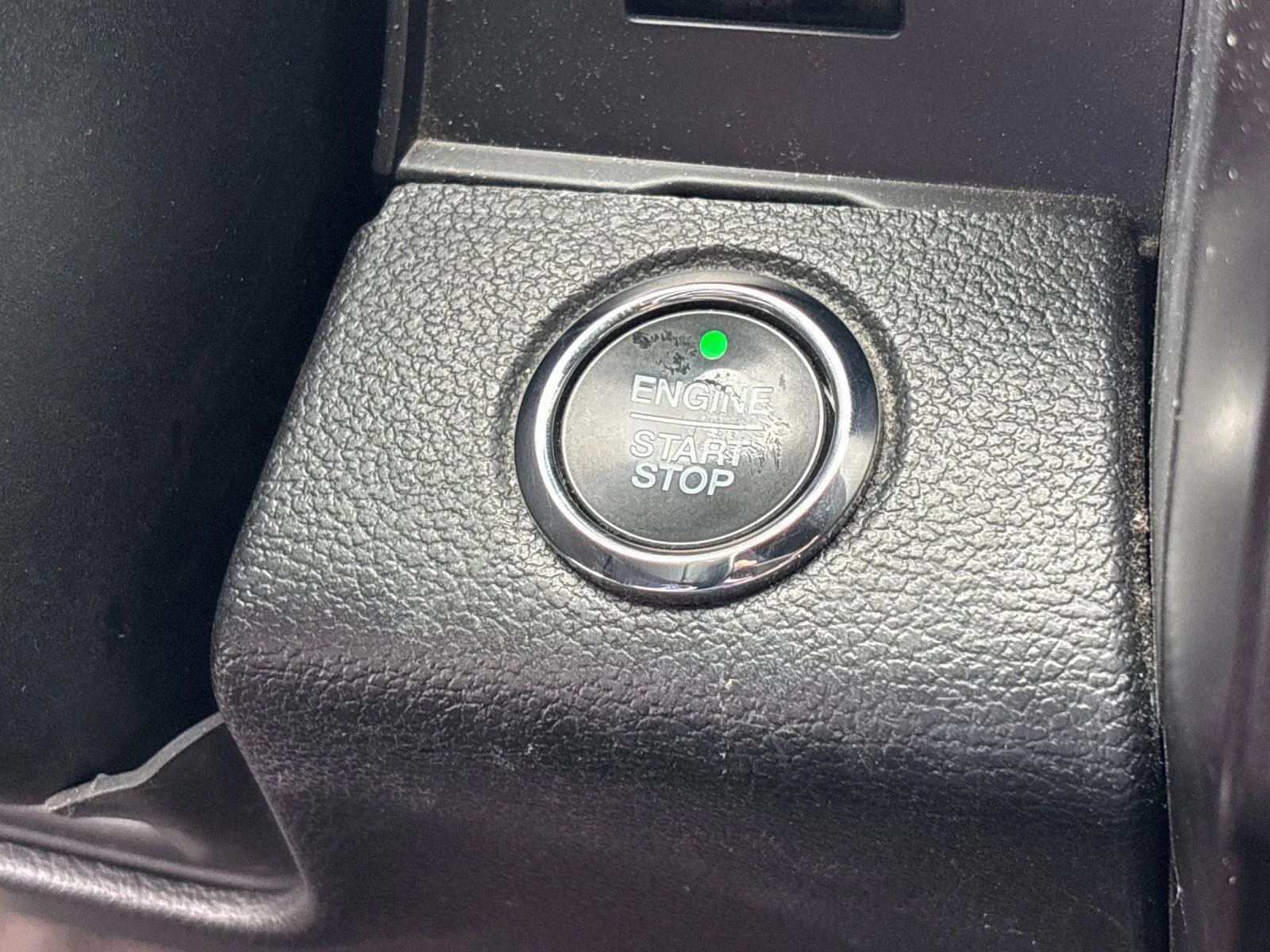 Used 2020 Agate Black FORD LIMI image 22