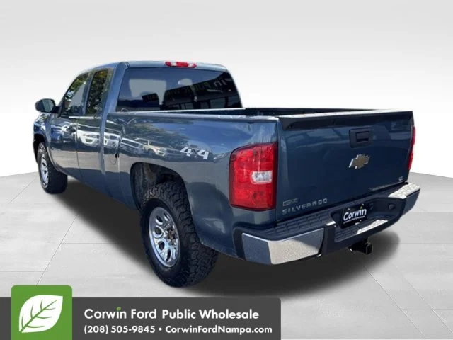 Used 2011 Blue Chevrolet LS image 7