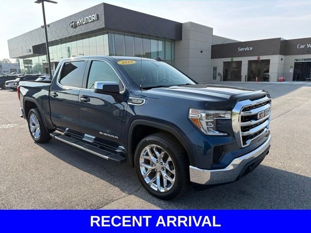 Used 2019 Blue GMC SLE image 21