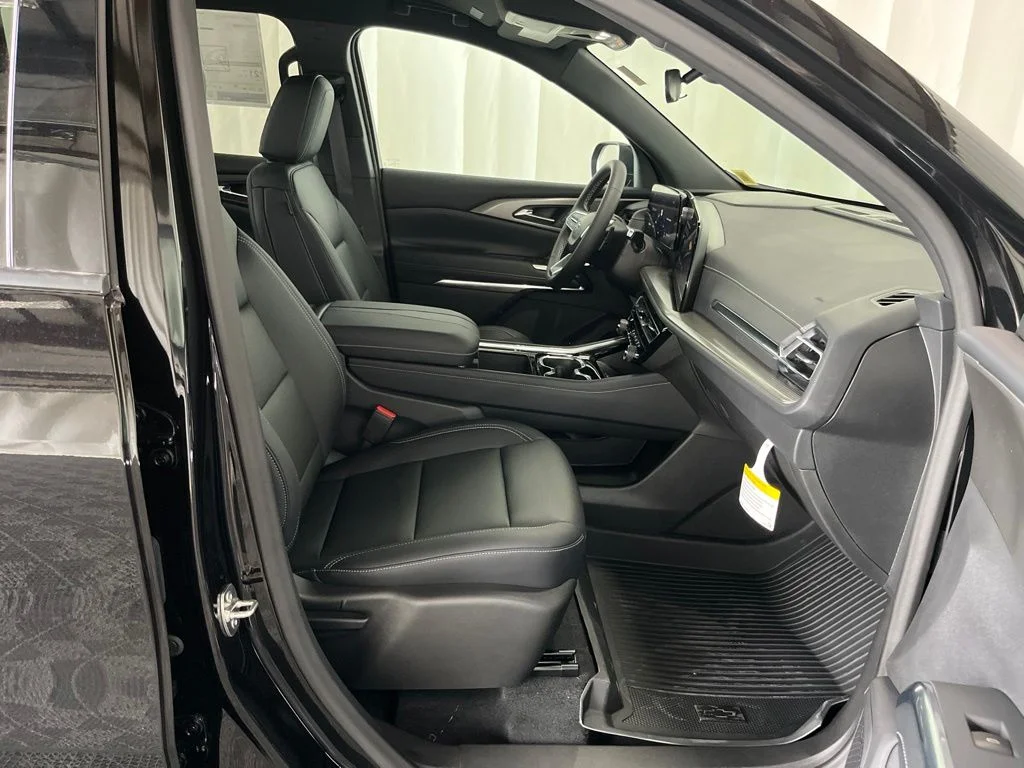 New 2026 Black Chevrolet LT image 18