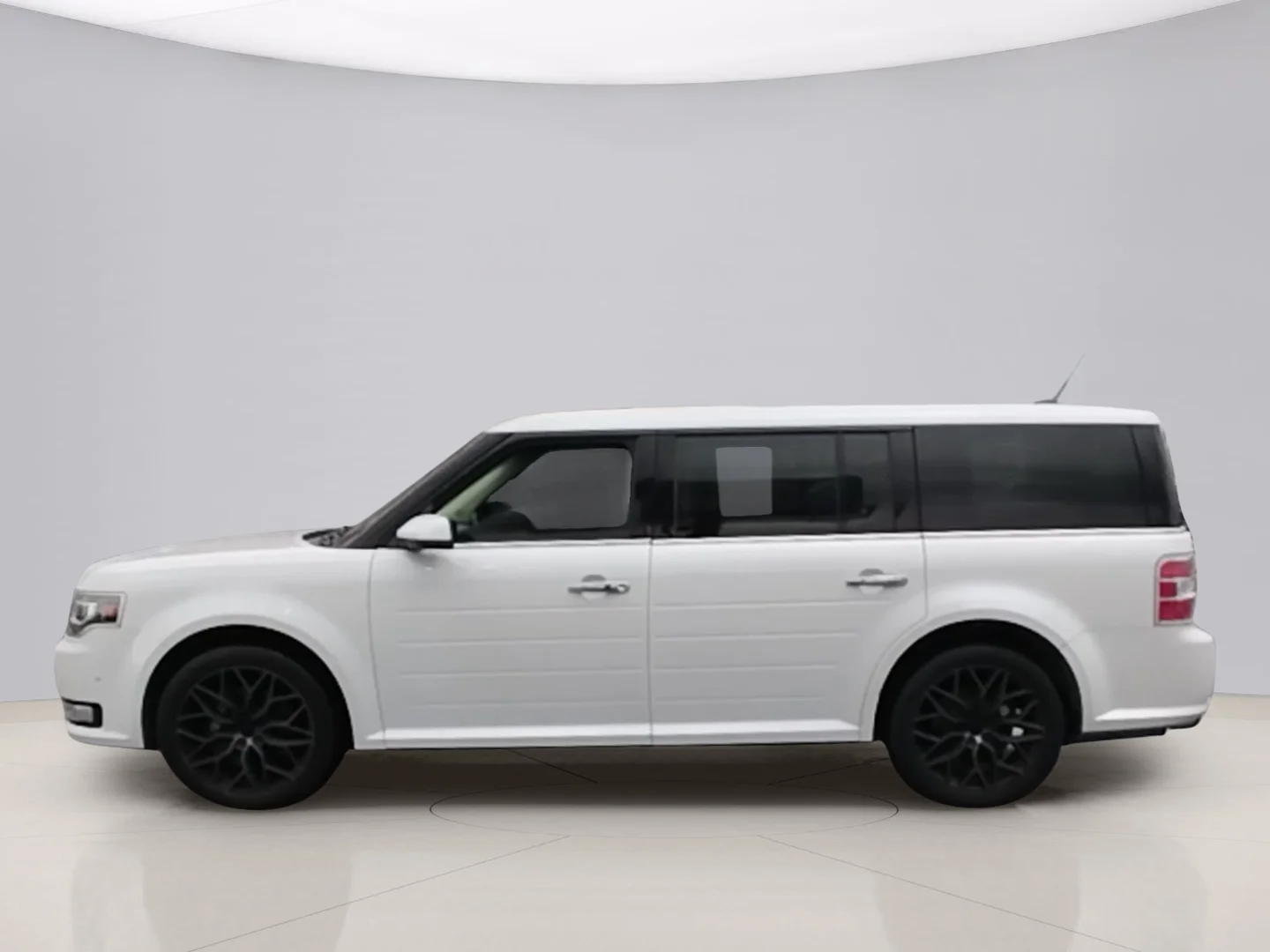 Used 2014 White Ford LIMITED image 8