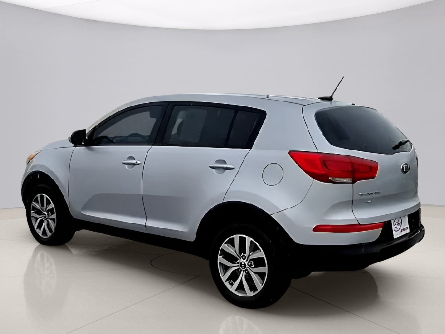 Used 2016 Silver Kia LX FWD image 9