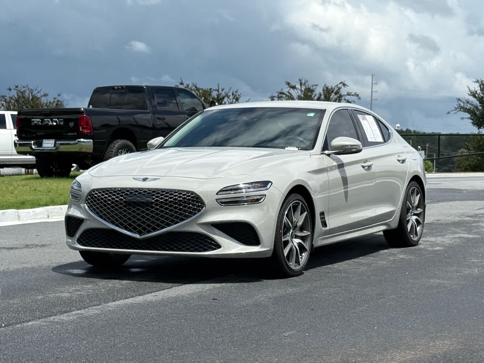 2025 Genesis G70 2.5T Standard's photo
