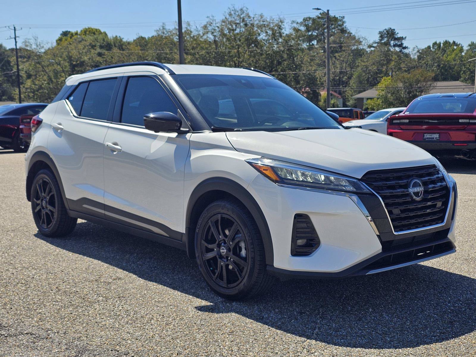 Used 2023 Aspen White Tricoat Nissan SR image 5