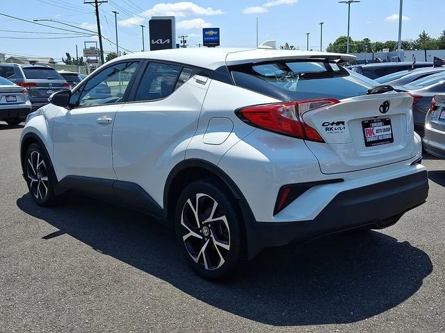Used 2020 White Toyota XLE image 6