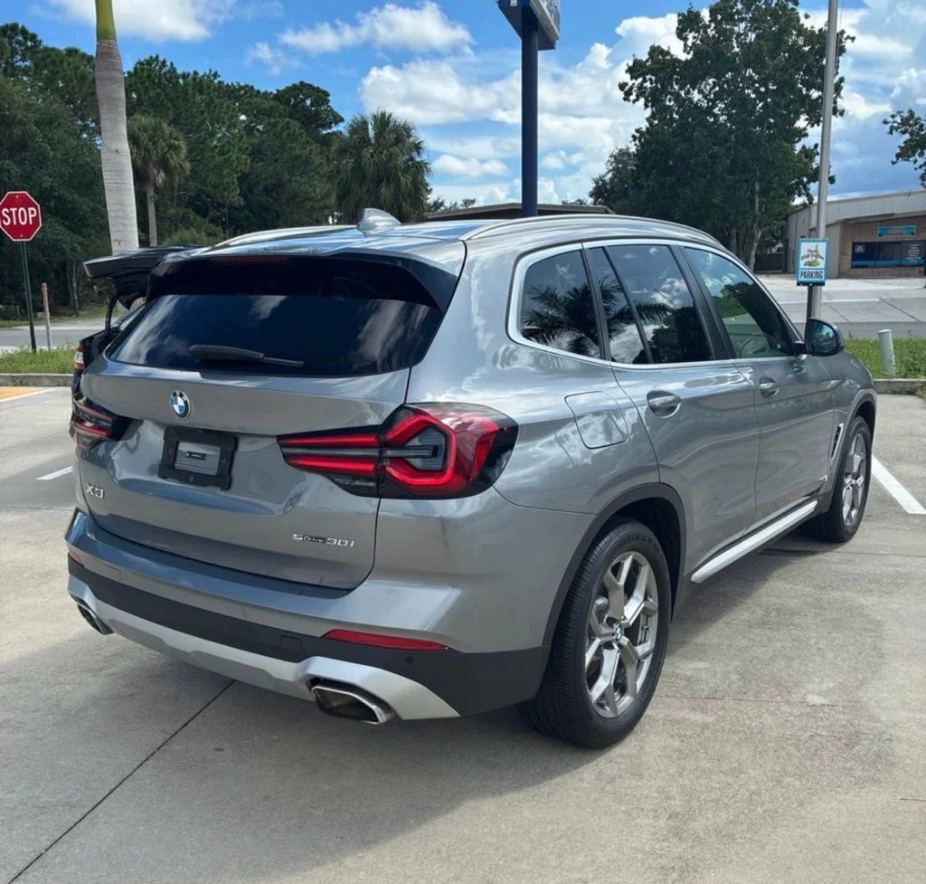 Used 2024 Gray BMW sDrive30i image 7