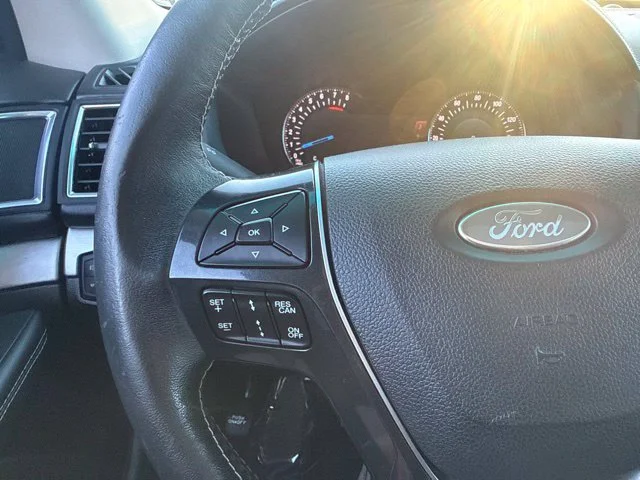 Used 2016 Black Ford Platinum image 27
