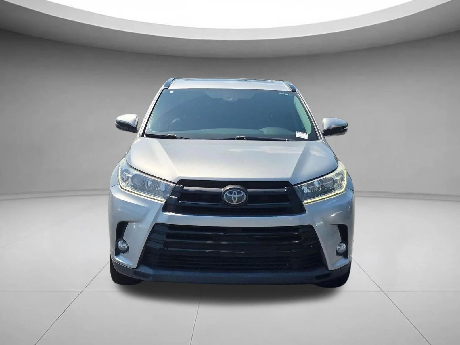 Used 2018 Celestial Silver Metallic Toyota SE image 8