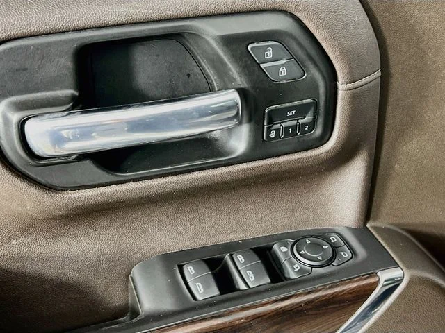 Used 2021 White GMC SLT image 9