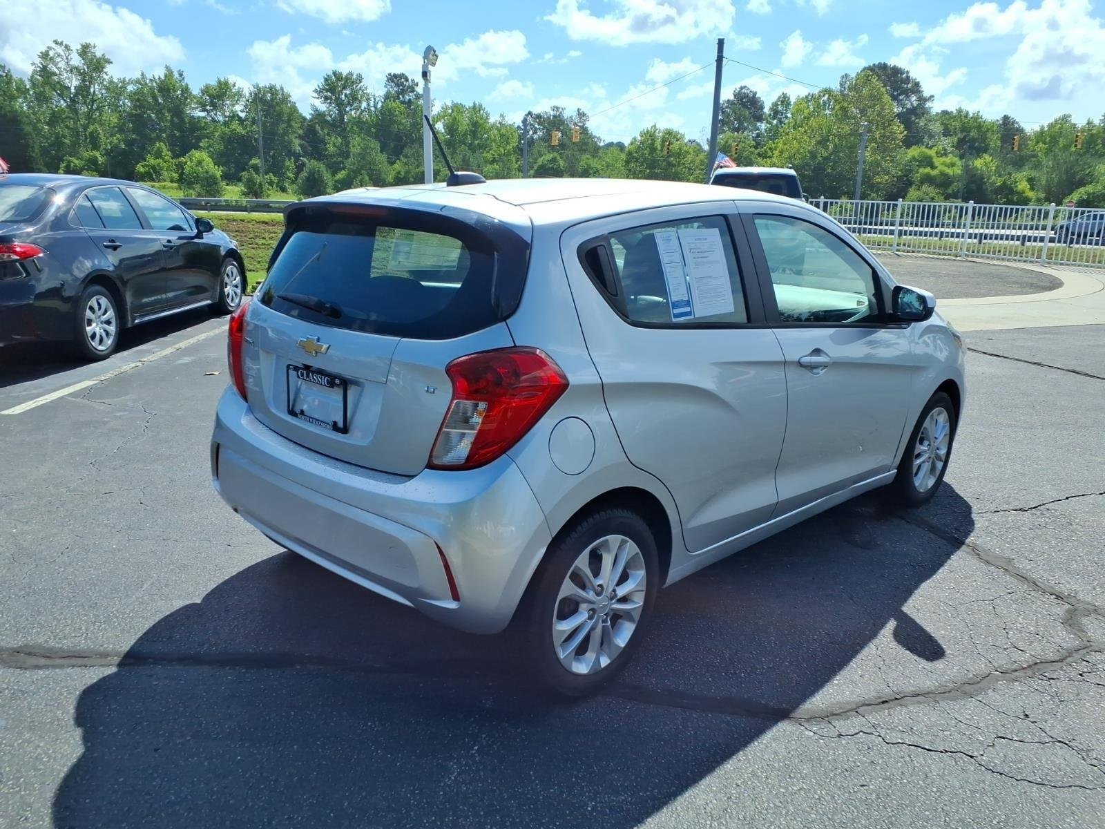 Used 2022 Silver Ice Chevrolet 1LT image 2