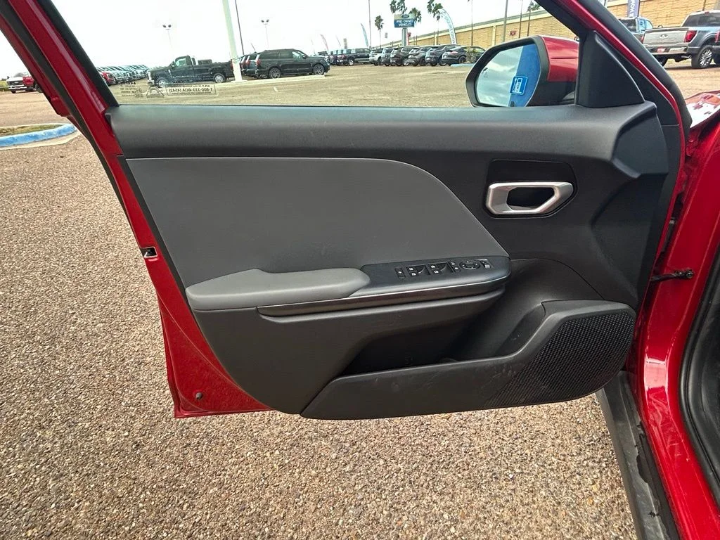 Used 2025 Red Kia LXS image 10