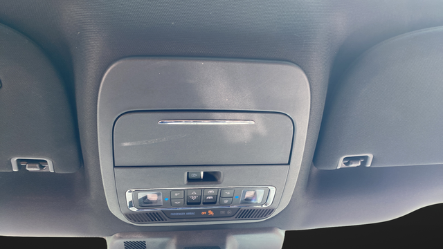 Used 2023 Carbonized Gray Metallic Ford Lariat image 25