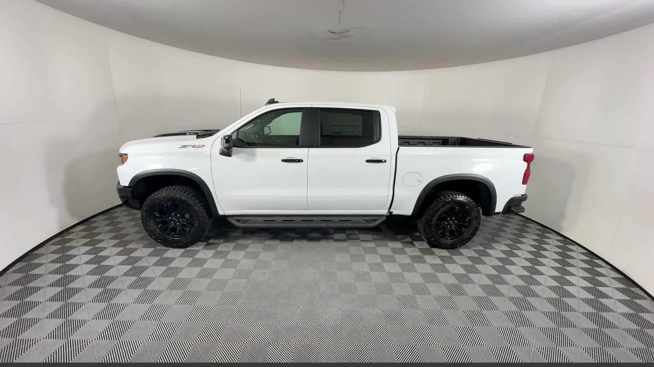 New 2026 Summit White Chevrolet ZR2 image 10