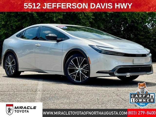 Used 2024  Toyota XLE image 1