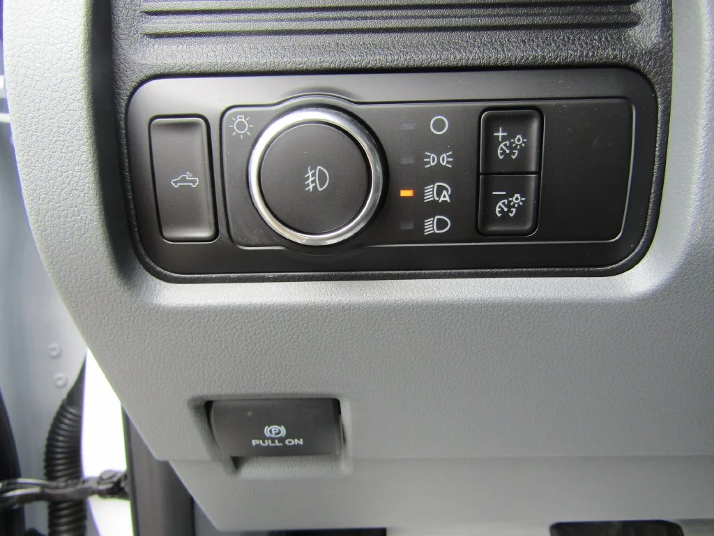 New 2026 Oxford White Ford F-250® XL image 18