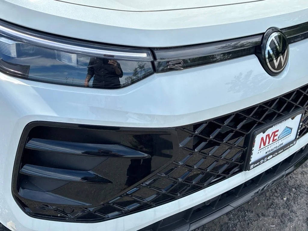 2026 Volkswagen Tiguan SE R-LINE BLACK - Photo 9