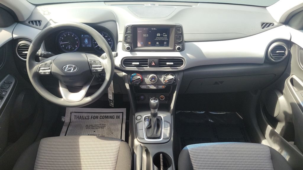 Used 2021 White Hyundai SE image 14