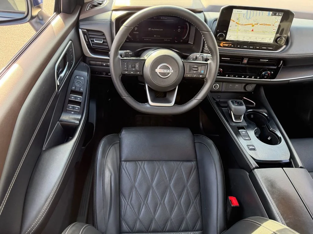 Used 2023 Blue Nissan Platinum image 13