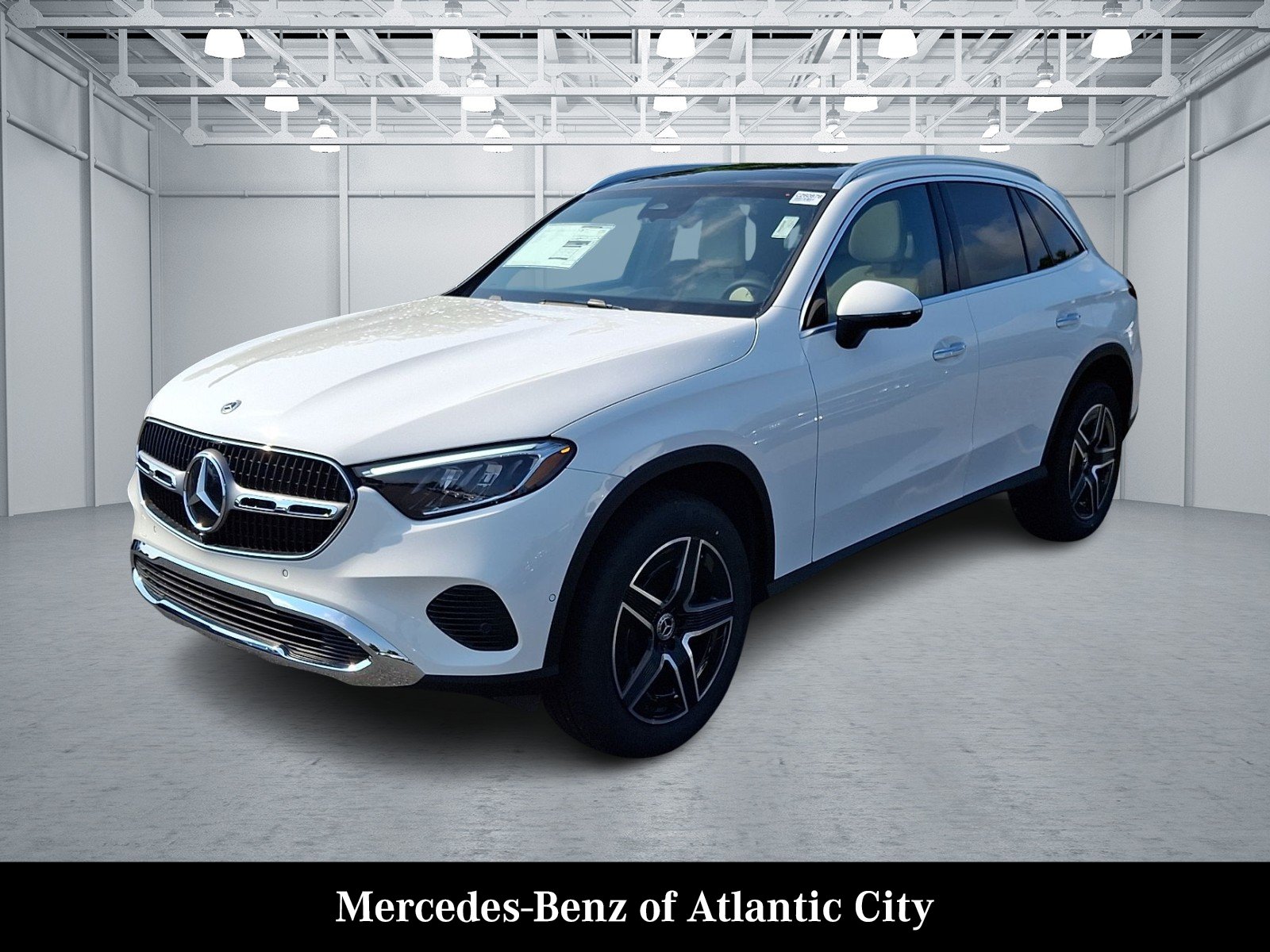 New 2026 Polar White Mercedes-Benz GLC 300 image 2