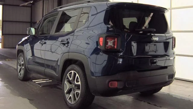Used 2018 Jetset Blue Jeep Latitude image 6