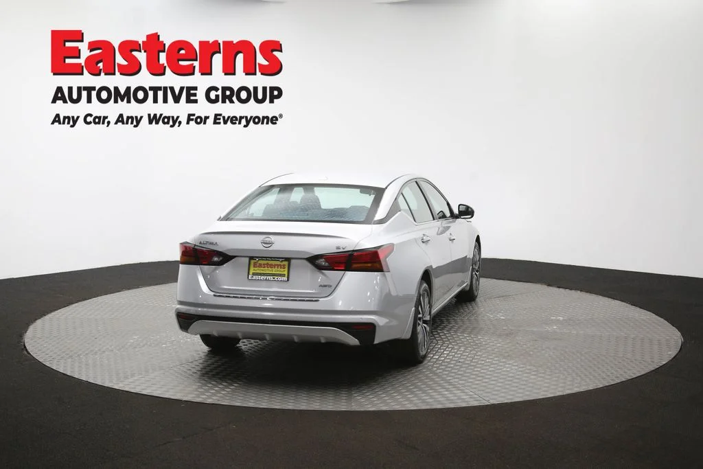 Used 2023 Silver Nissan 2.5 SV image 38