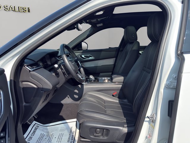 Used 2022 White Land Rover R-Dynamic S image 9