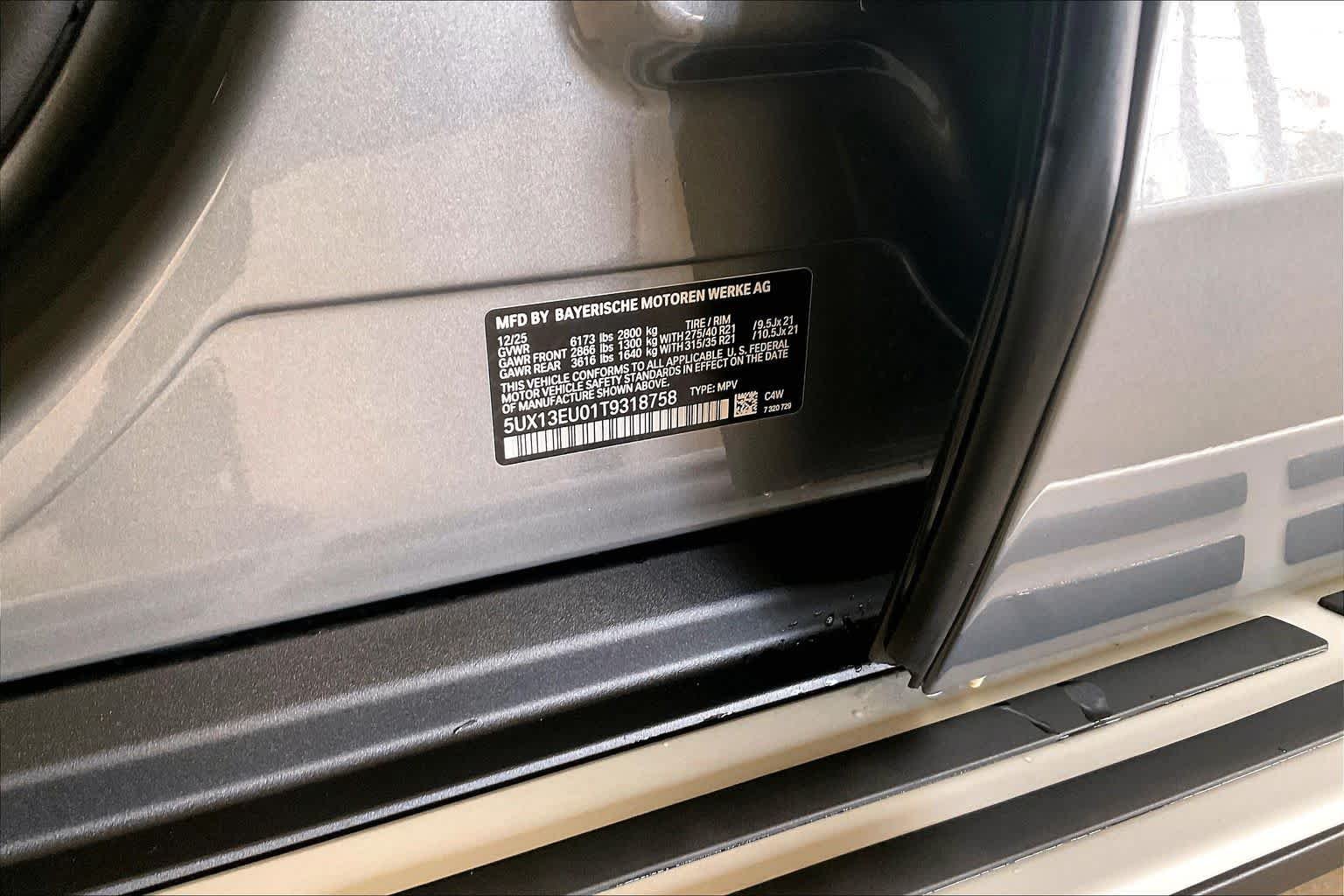Used 2026 Skyscraper Grey Metallic BMW sDrive40i image 18