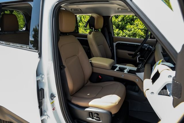 New 2026 Fuji White Land Rover S image 45