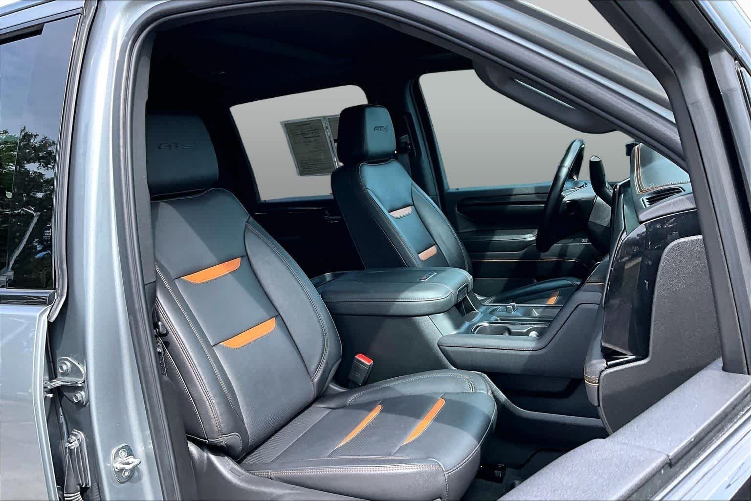 Used 2024 Sterling Metallic GMC AT4 image 9