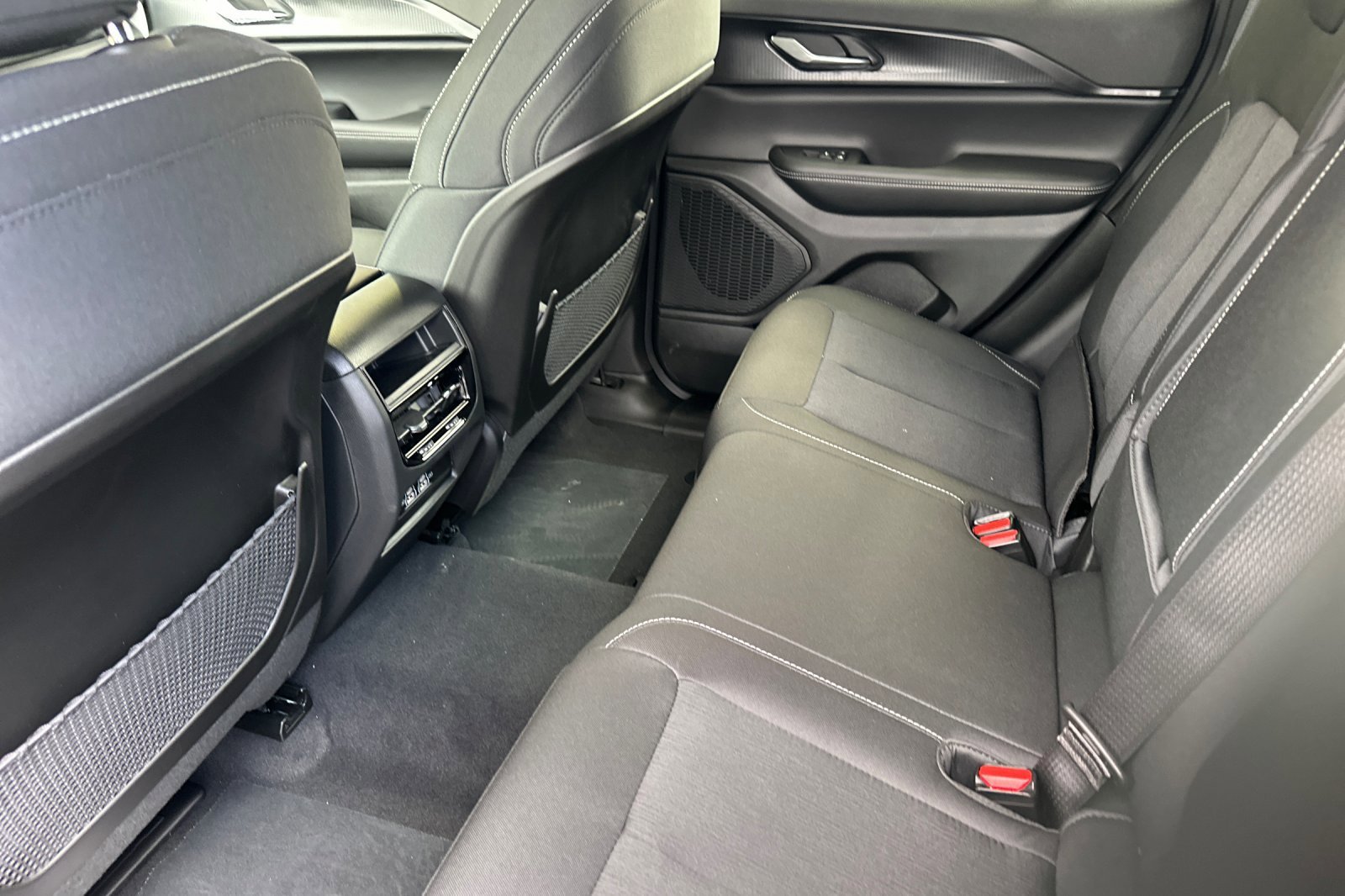 New 2026 Baltic Gray Metallic Clearcoat Jeep Laredo image 12