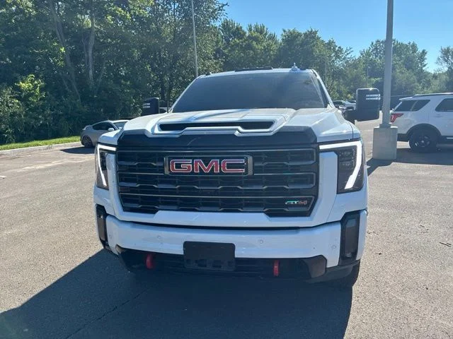 Used 2024 White GMC AT4 image 4