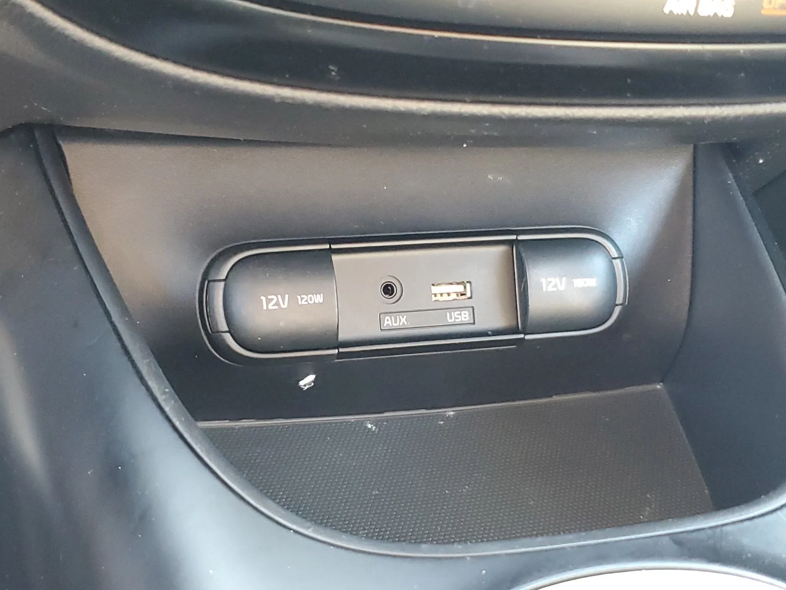 Used 2018 Red Kia Plus image 22