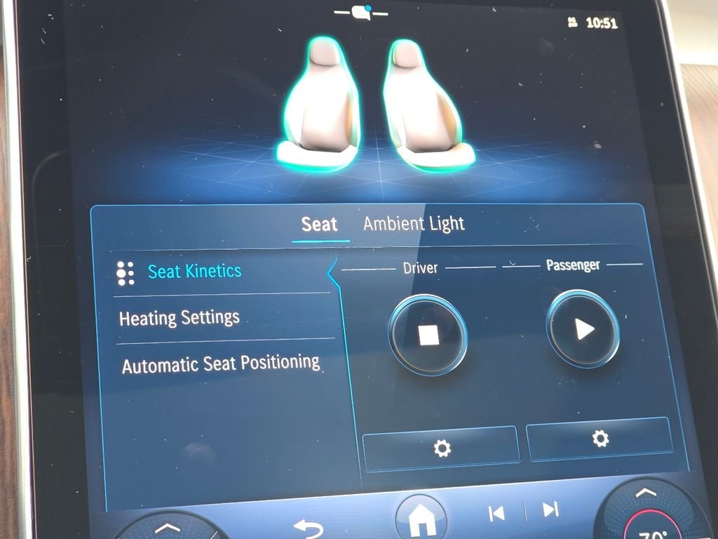 New 2027 Polar White Mercedes-Benz GLC 300 image 10