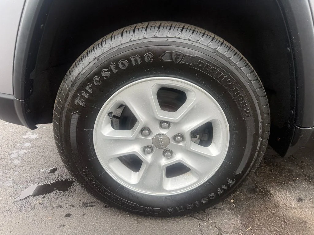 Used 2017 Silver Jeep Laredo image 44